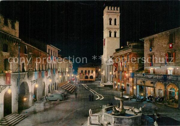Assisi Umbria Notturna della Piazza del Comune durant