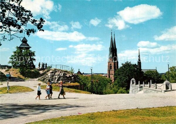 Uppsala Domkyrkan och Gunillaklockan fran Slott