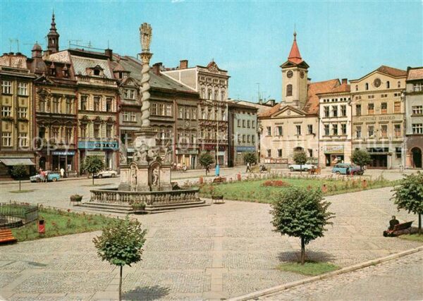 Broumov Braunau Boehmen Mirove namesti s radnici a morovym slou