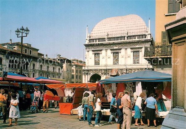 Brescia Il mercato di piazza della Loggia