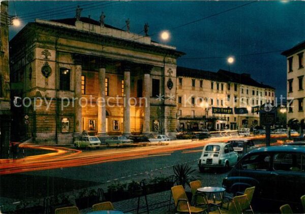Belluno Teatro Comunale de notte