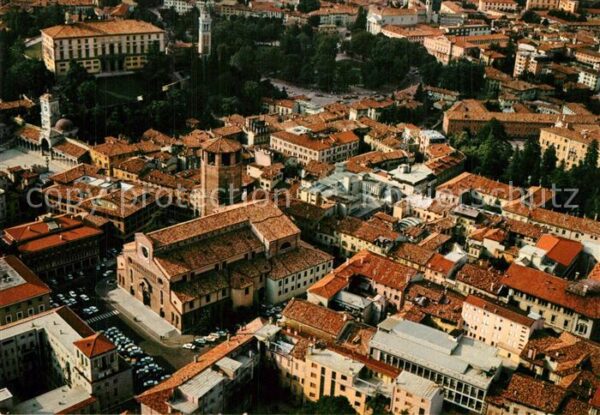Udine Fliegeraufnahme mit Kirche