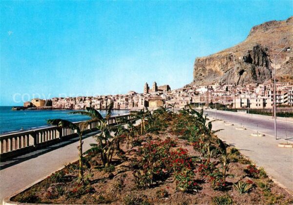 Cefalu Panorama dal lungo mare Strandpromenade