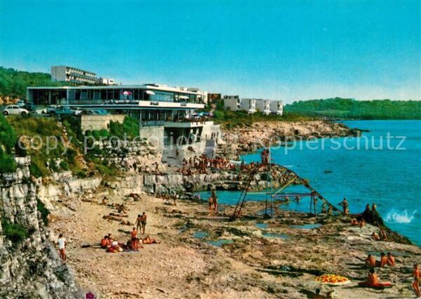 Pola Pula Croatia Zlatne stijene Panorama Küste Restauran