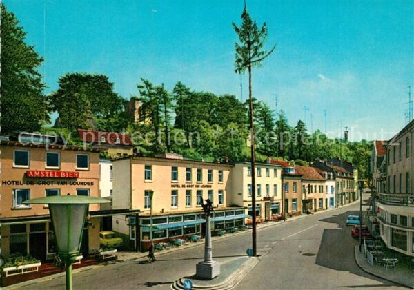 Valkenburg aan de Geul Grendelplein met Daelhemerberg