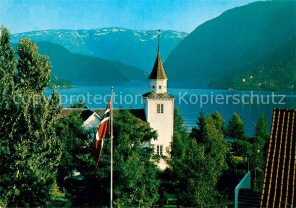 Ulvik Motiv mit Kirche Fjord Berge