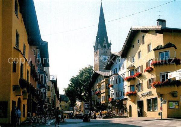 Kitzbuehel Tirol Stadtplatz Kirchturm