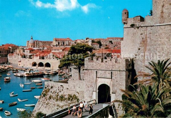 Dubrovnik Ragusa Hafenpartie Schloss