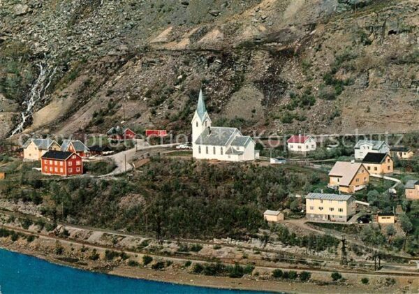 Sulitjelma Kirke Ansicht mit Kirche Fliegeraufnahm