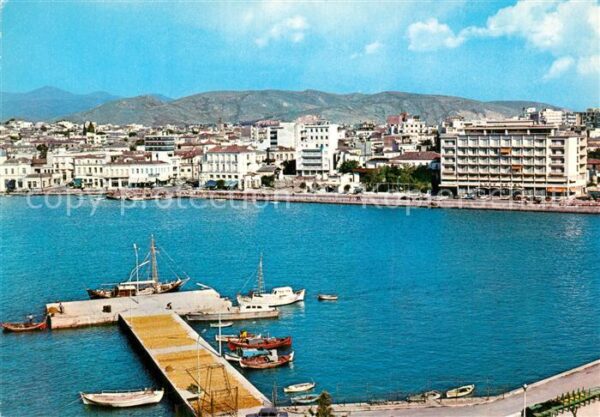 Chalkis Chalkida Bootsanleger Hafen Blick zur Stadt
