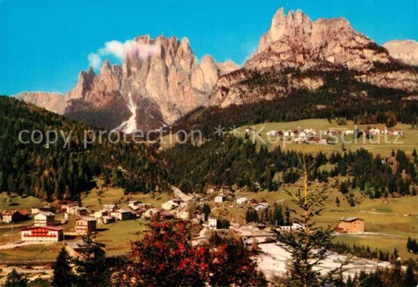 Pera di Fassa Panorama Dolomiten
