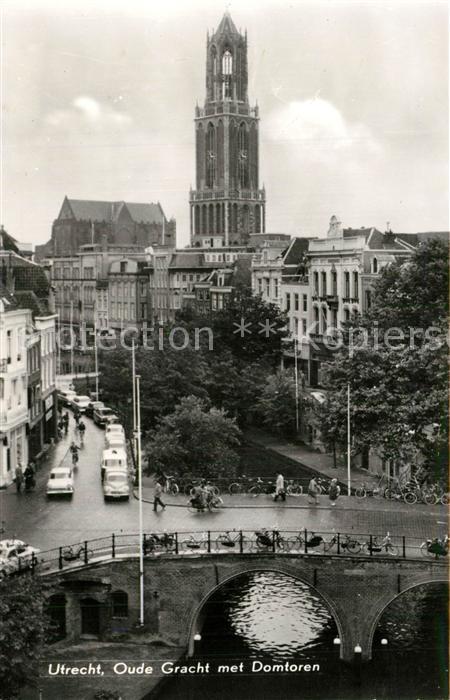 Utrecht Oude Gracht met Domtoren