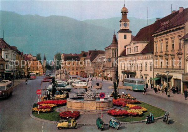 Leoben Hauptplatz mit Bergmannsbrunnen und Rat
