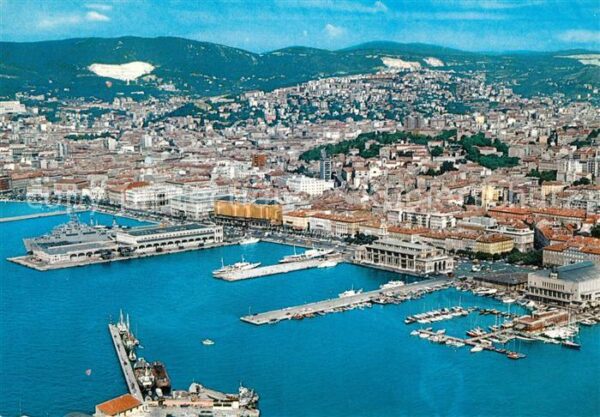 Trieste Panorama e le rive veduta aerea