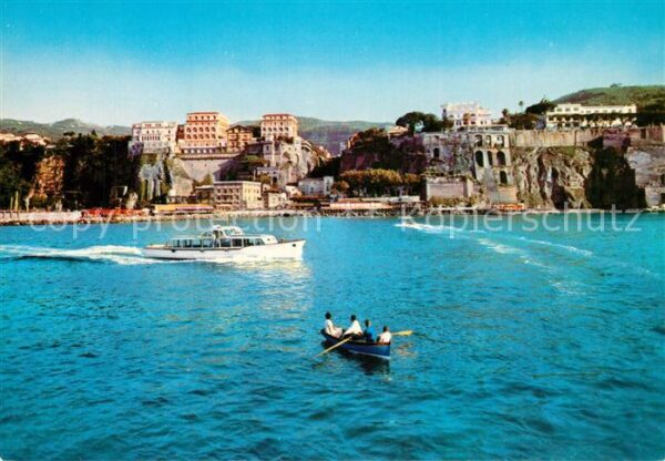 Sorrento Campania Gli alberghi visti dal mare