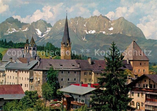 Kitzbuehel Tirol Ortsmotiv mit Kirche Wilder Kaiser Kais