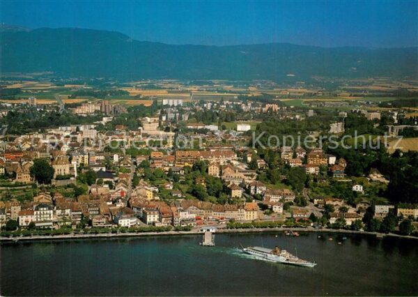 Nyon VD Les quais la ville et le Jura vue aérie