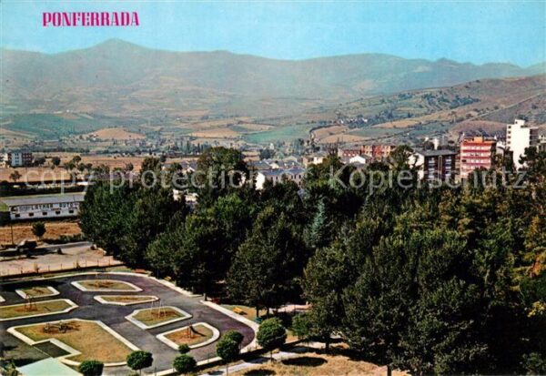 Ponferrada Vista parcial y parque infantil
