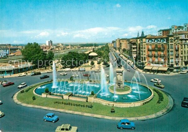 Leon Castilla y Leon Plaza de Guzman El Bueno Fontana