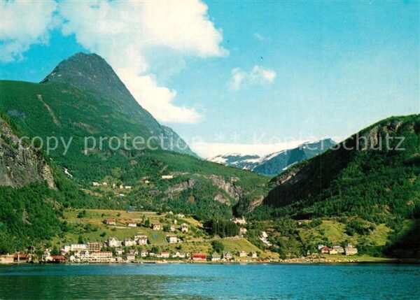 Geiranger Utsikt mot Geiranger