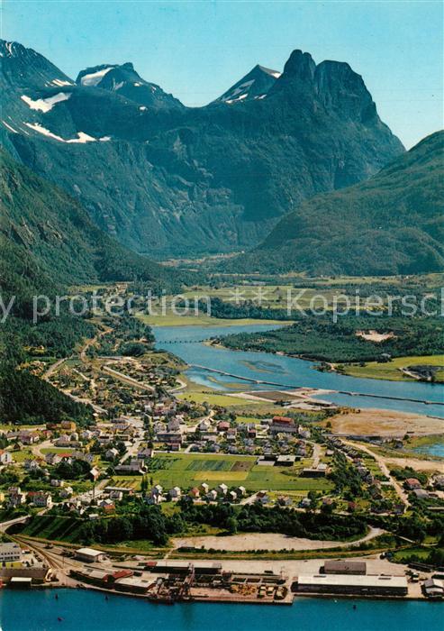Andalsnes Fliegeraufnahme mit Romsdalshorn