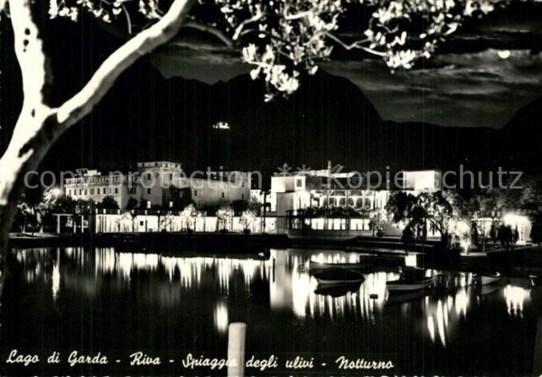 Riva del Garda Spiaggia degli ulivi Notturna