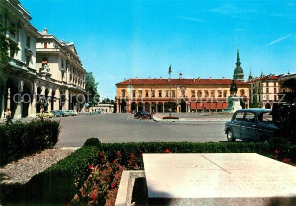 Novara Piazza Martiri con Palazzo Venezia Pala