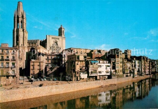 Gerona Vista parcial sobre el rio Onar