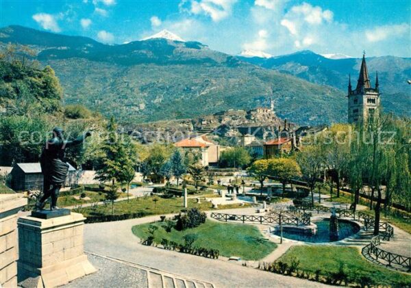 Susa Italia Parco Augusto sulfo sfondo il Rocciamel