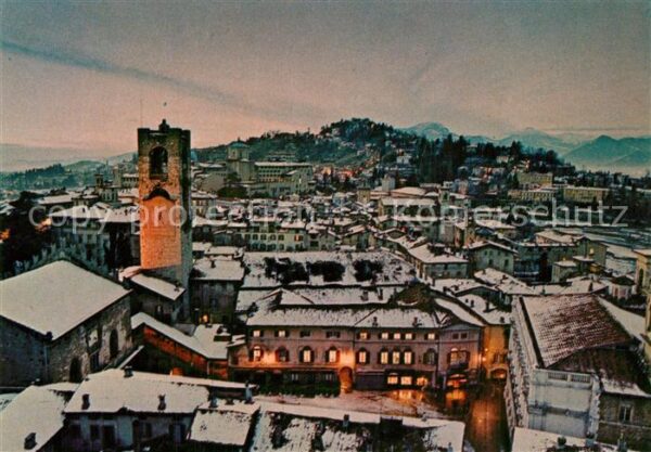 Bergamo La prima neve Stadtpanorama imWinter