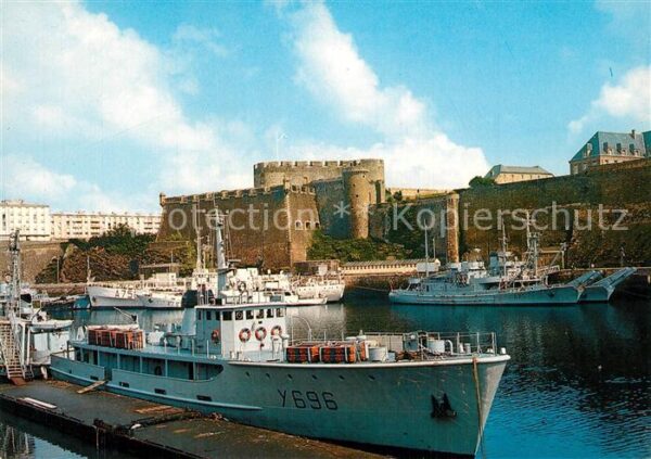 Brest 29 Chateau et la Penfeld Harbour Boats