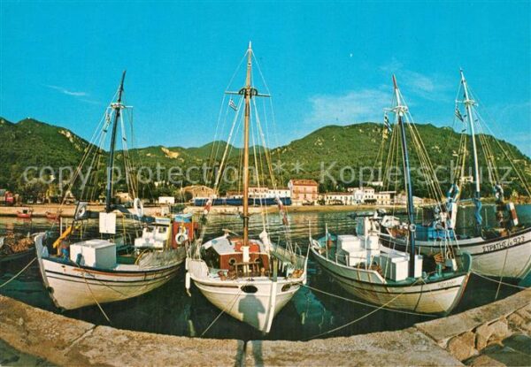 Benitses Fischerhafen Fischerboote