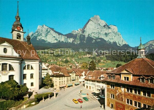 Schwyz Stadtansicht mit Blick zu den Mythen