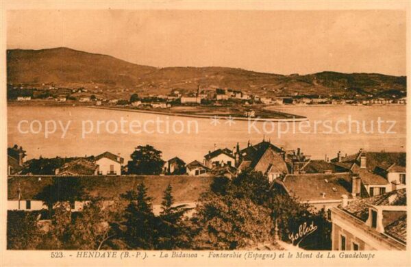 Hendaye Pyrenees Atlantiques La Bidassoa Fontarabie Espagne Mont de