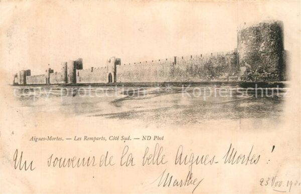 Aigues-Mortes Gard Les remparts