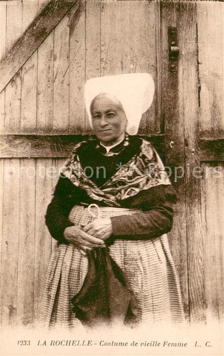 La Rochelle Charente-Maritime Costume de vieille Femme