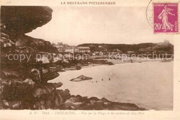 Tregastel Vue sur la plage et les rochers de Coz