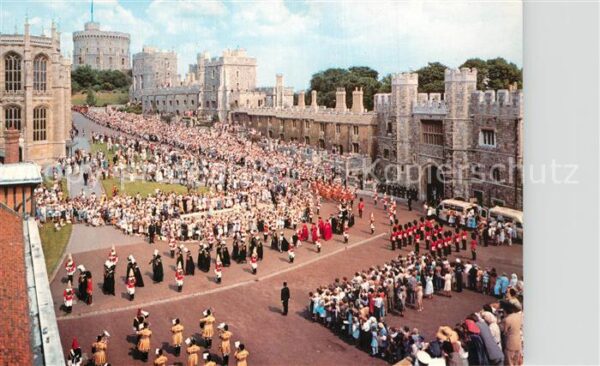 Berkshire Windsor Castle Queen Officers of the Or
