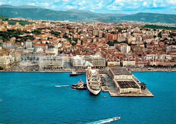 Trieste Hafen Fliegeraufnahme