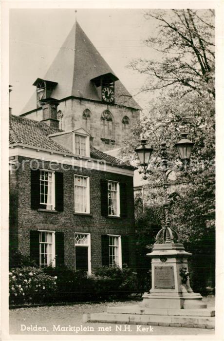 Delden Marktplein met NH Kerk