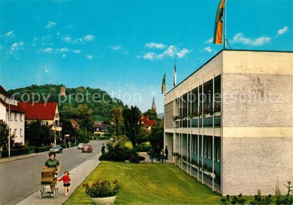 Bad Soden-Salmuenster Kurmittelhaus mit Stoltzenberg Burgruin