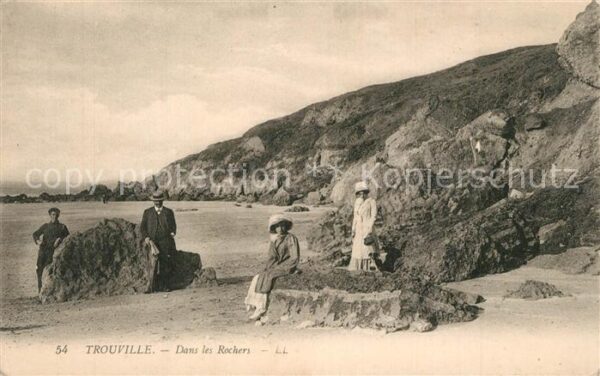 Trouville-sur-Mer Dans les rochers