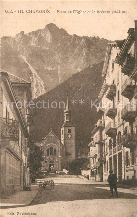 Chamonix Place de l’Eglise et le Brevent