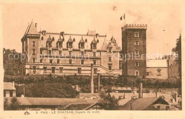 Pau 64 Le Chateau facade du midi