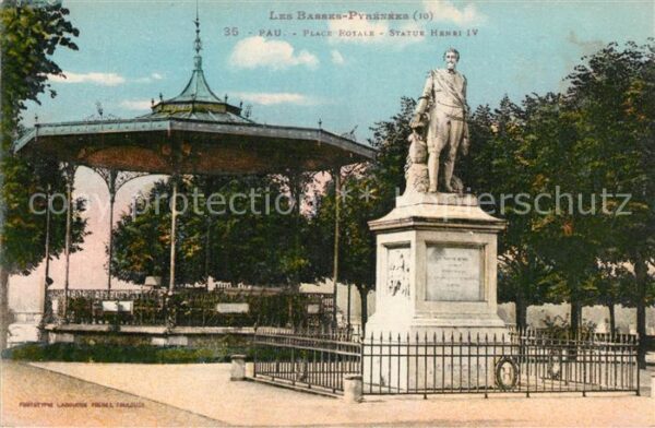 Pau 64 Place Royale Statue Henri IV