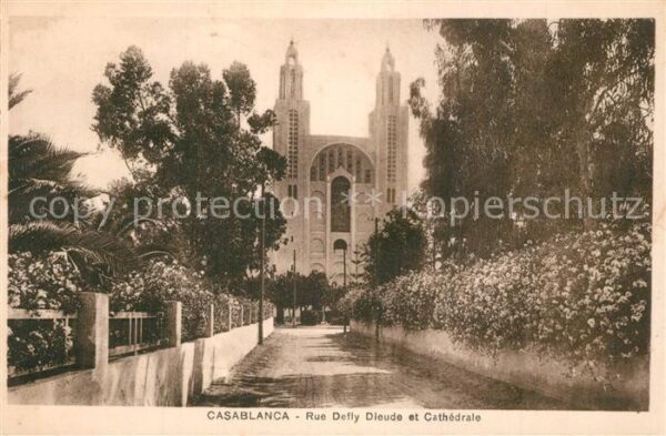 Casablanca Rue Defly Dieude et Cathedrale