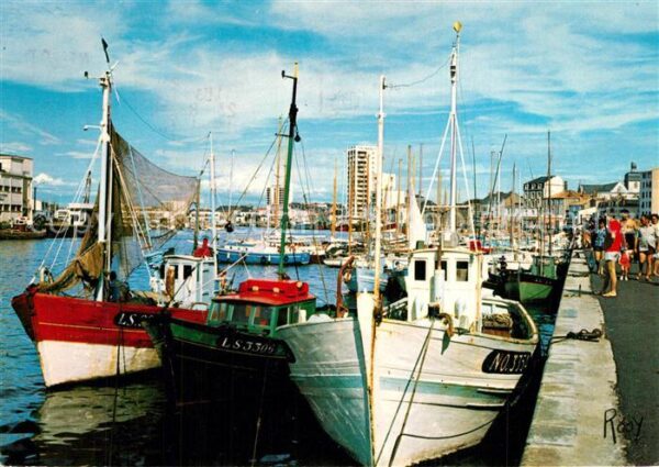 Les Sables-d Olonne Le Port Bateaux