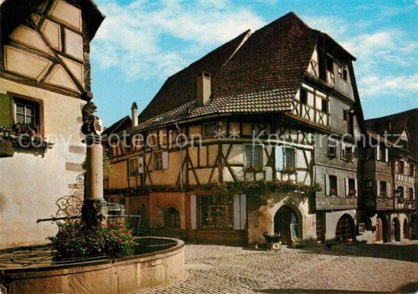 Riquewihr Haut Rhin Fontaine de la Sinne vieille ville Alts