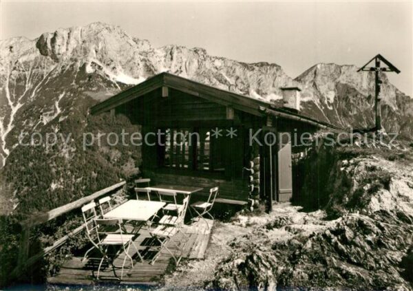 Paulshuette auf der Kneifelspitze mit Untersberg