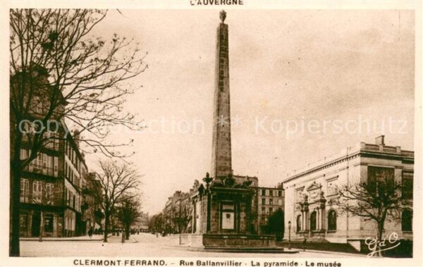 Clermont Ferrand Rue Ballanvillier Pyramide Musee